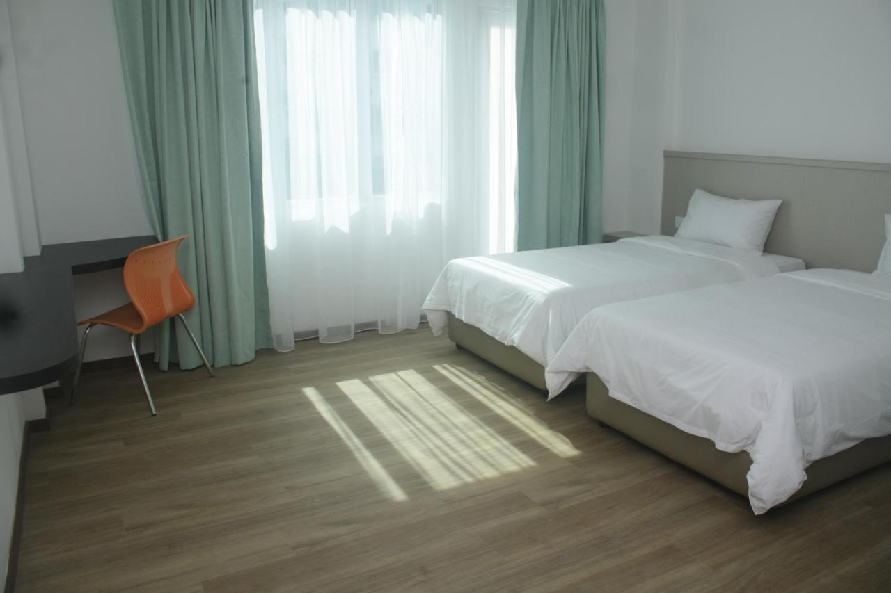 Citi Hotel Мири Екстериор снимка